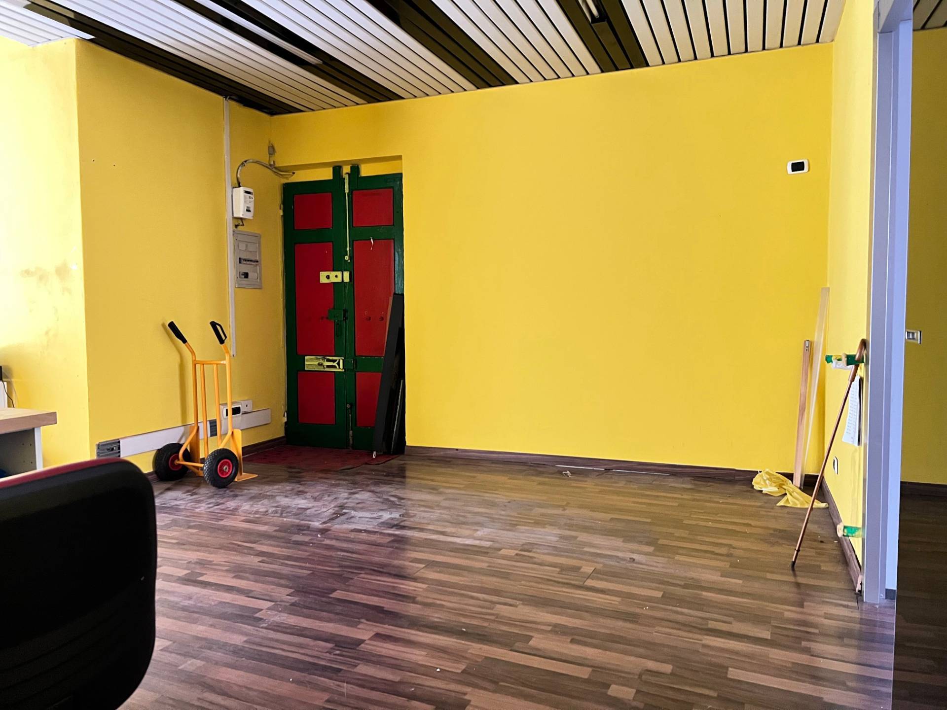 Locale commerciale in affitto a Savona, Villapiana