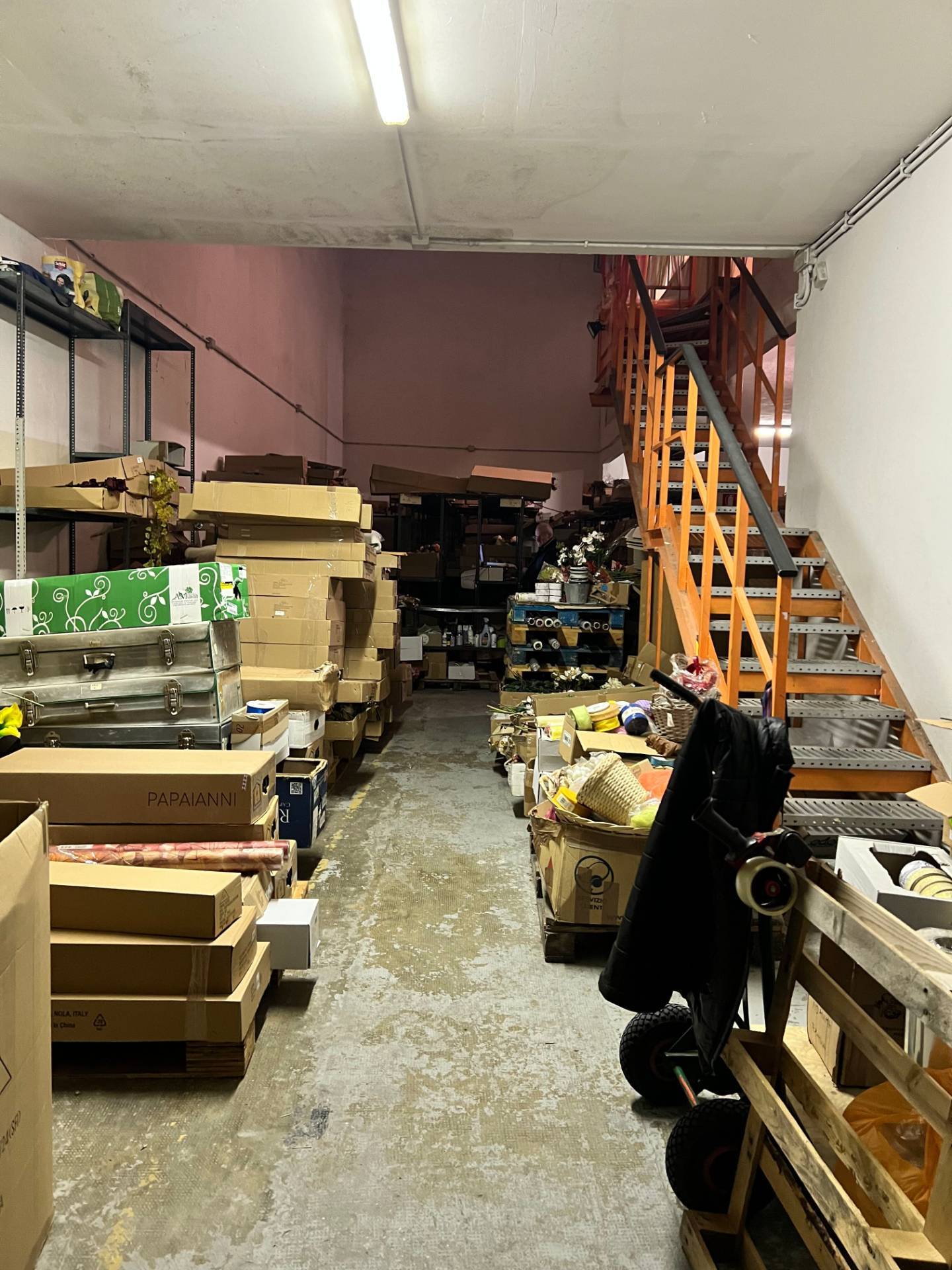 Magazzino in vendita a Savona, Villapiana