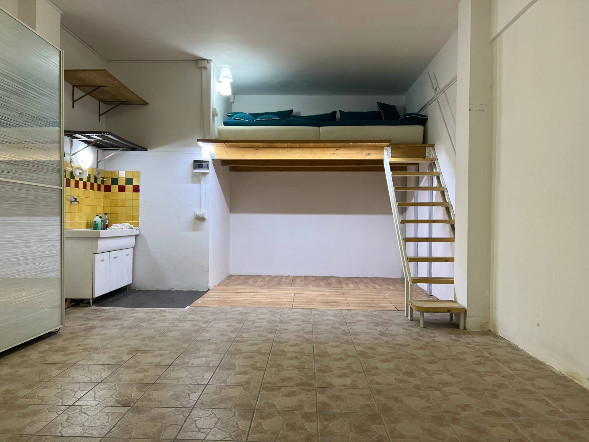 Box o garage in vendita a Savona, Valloria