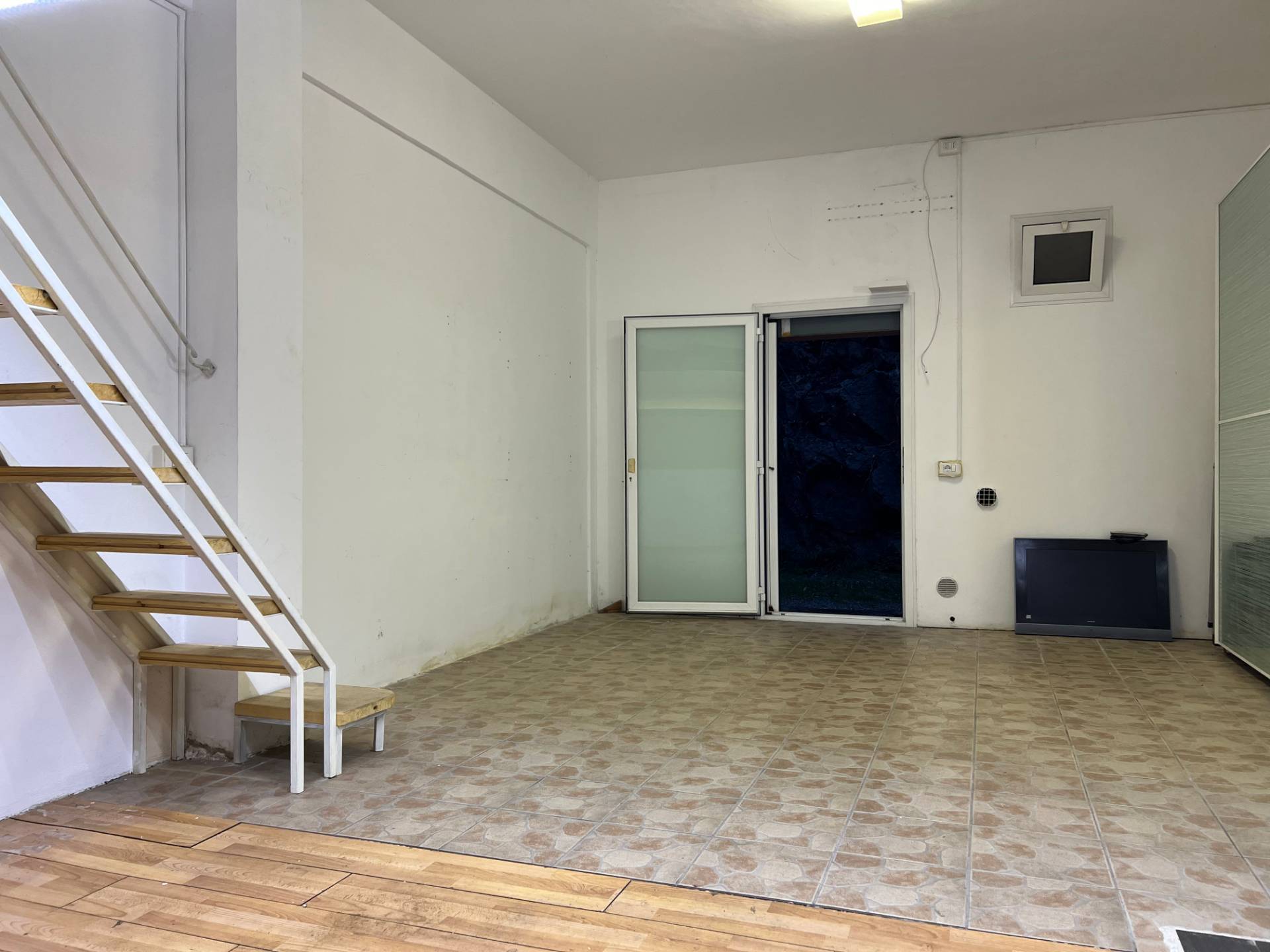 Box o garage in vendita a Savona, Valloria