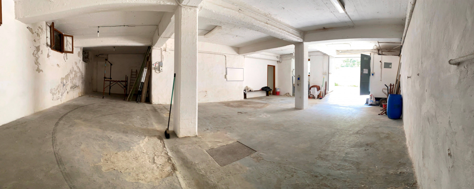 Magazzino in vendita a Savona, Villapiana