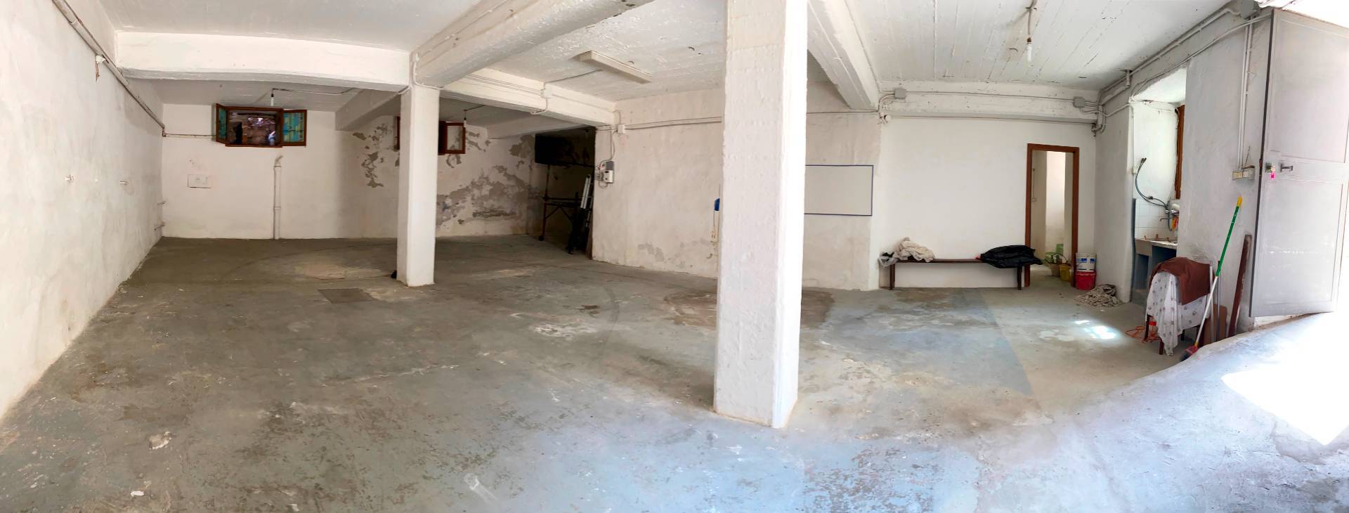 Magazzino in vendita a Savona, Villapiana