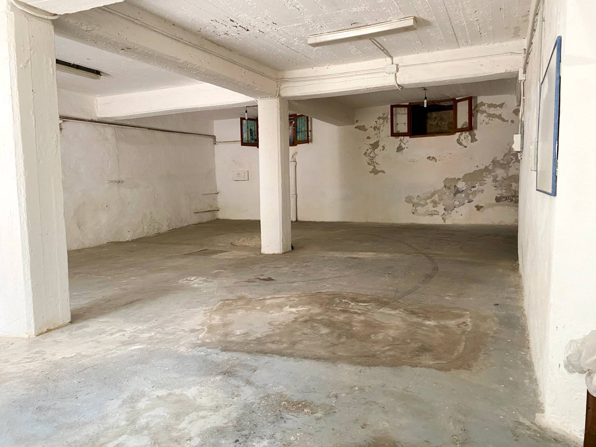 Magazzino in vendita a Savona, Villapiana