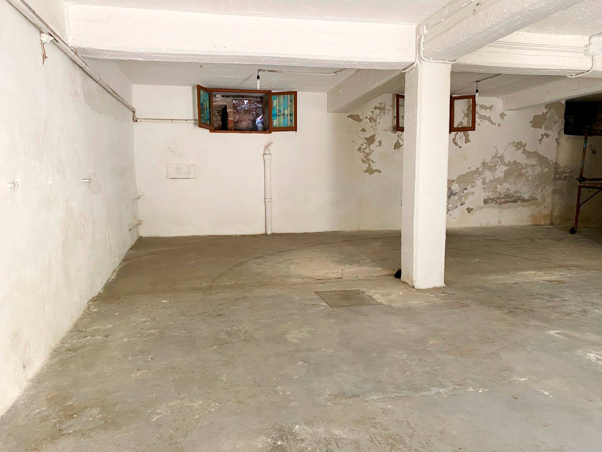 Magazzino in vendita a Savona, Villapiana