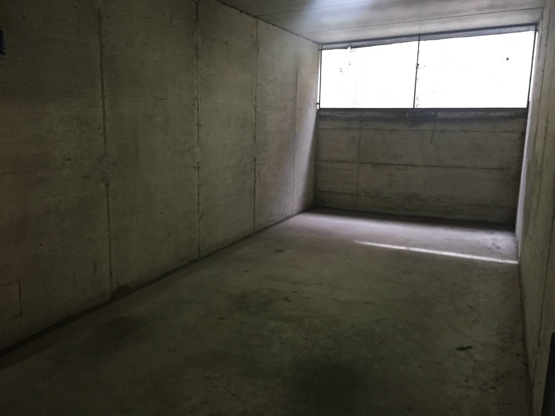 Box in vendita a Savona, Oltreletimbro