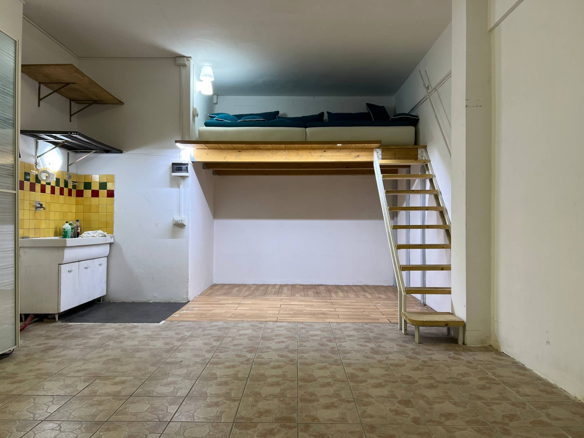 Box o garage in vendita a Savona, Valloria