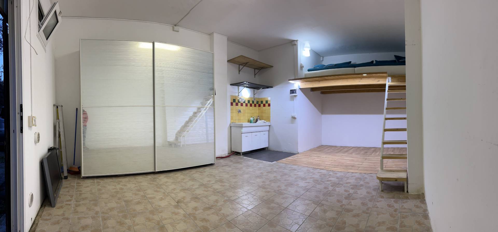 Box o garage in vendita a Savona, Valloria