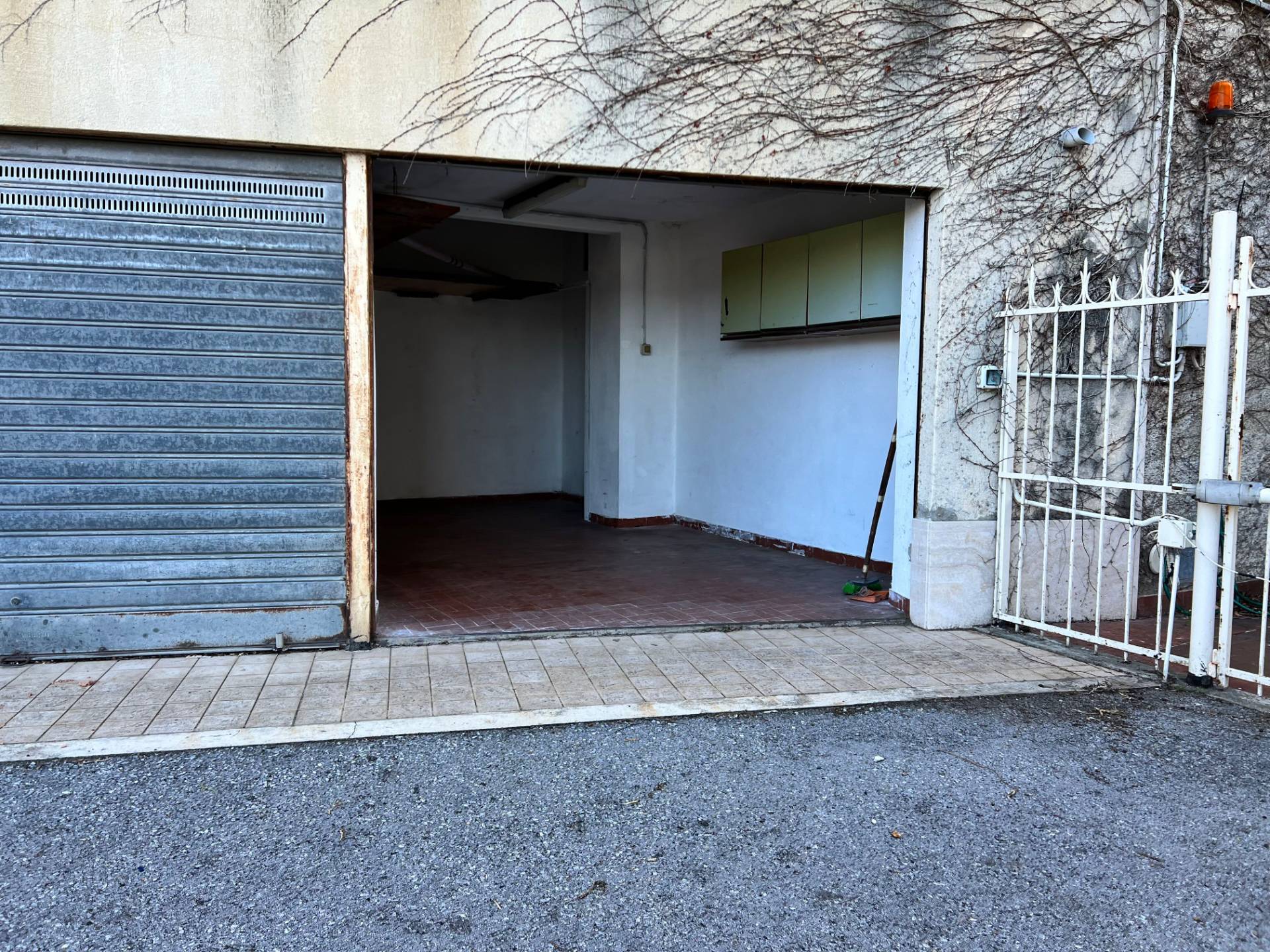Box o garage in vendita a Savona, La Rusca