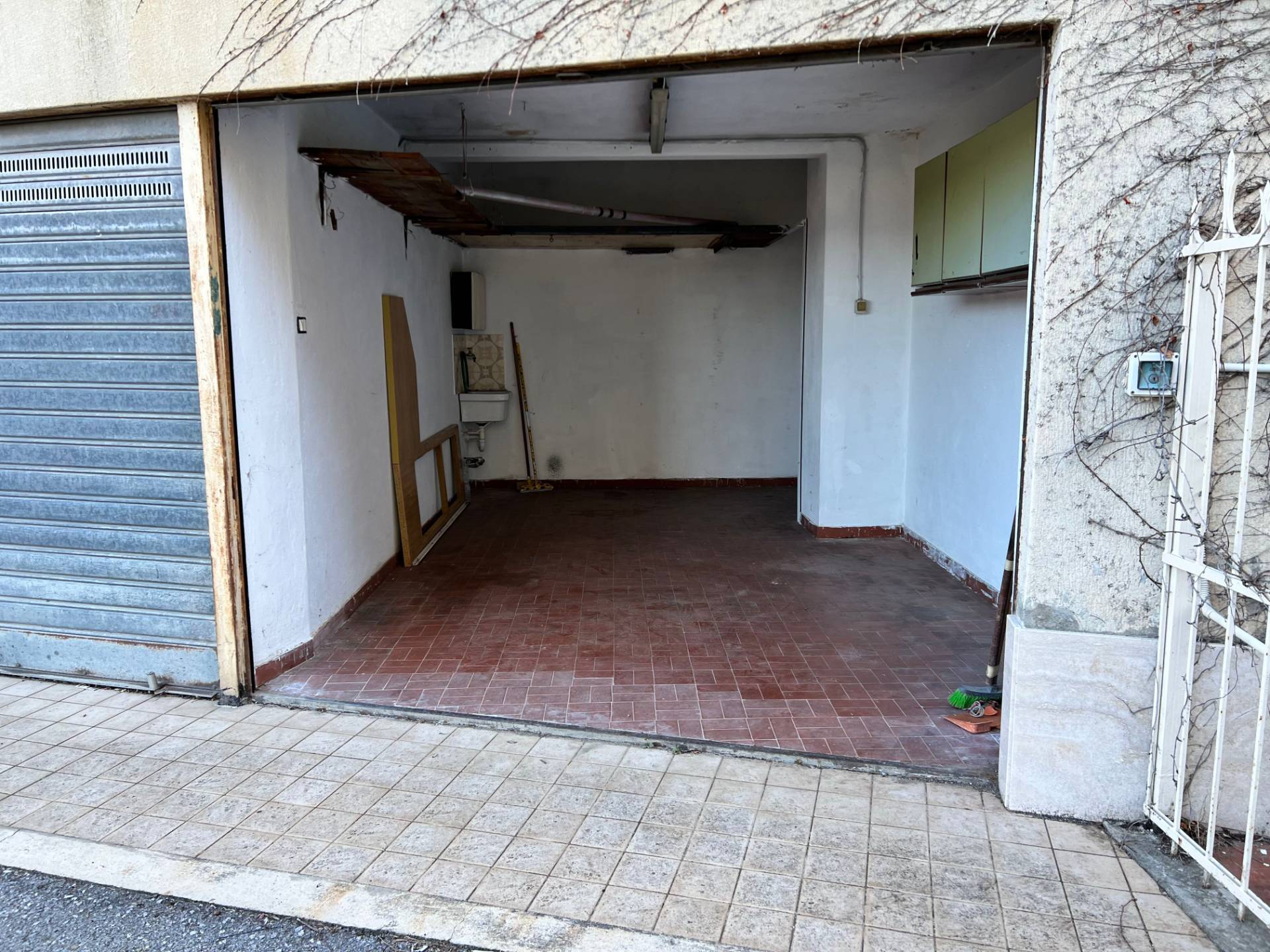 Box o garage in vendita a Savona, La Rusca