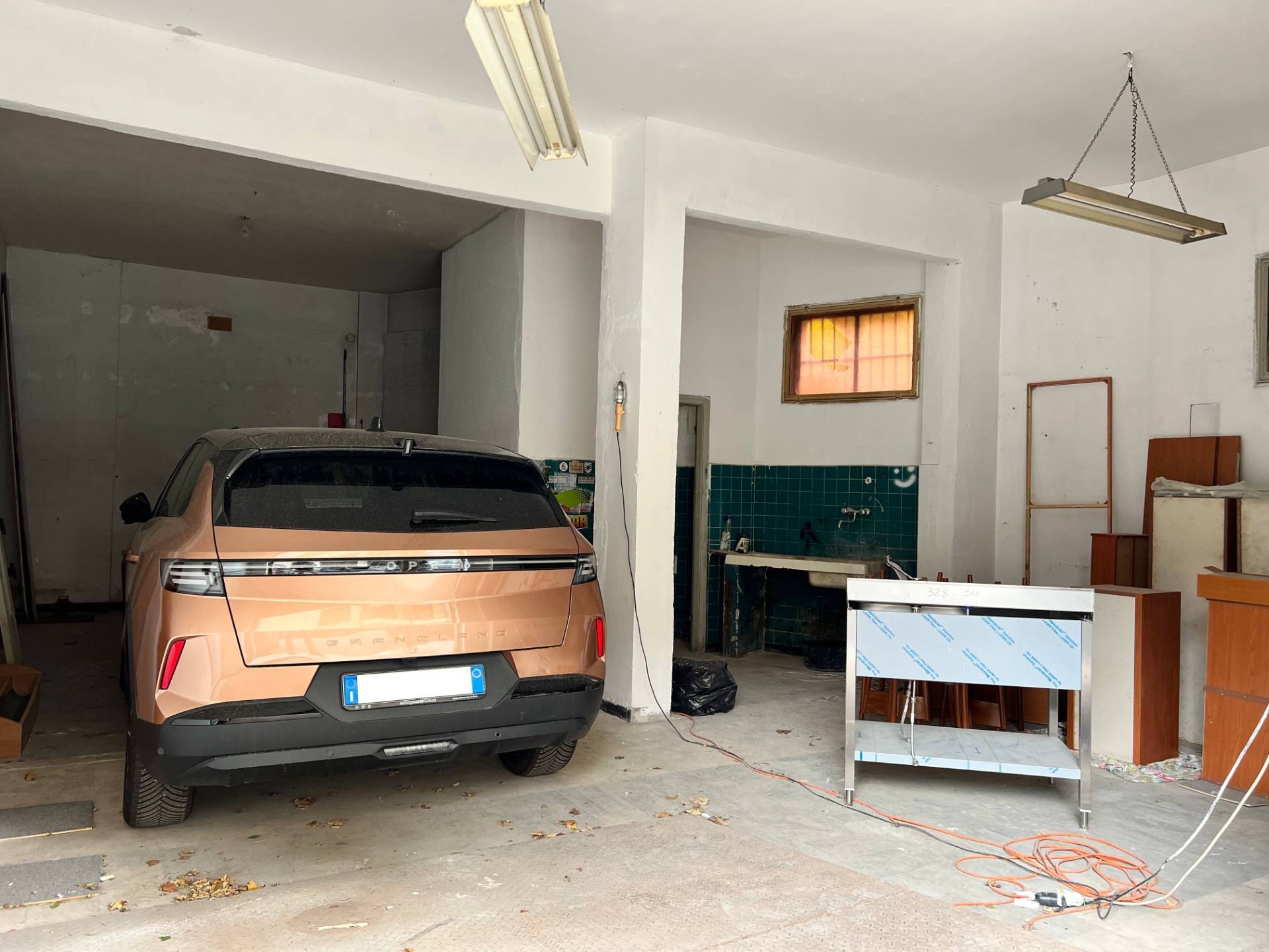 Box o garage in vendita a Savona, Santa Rita