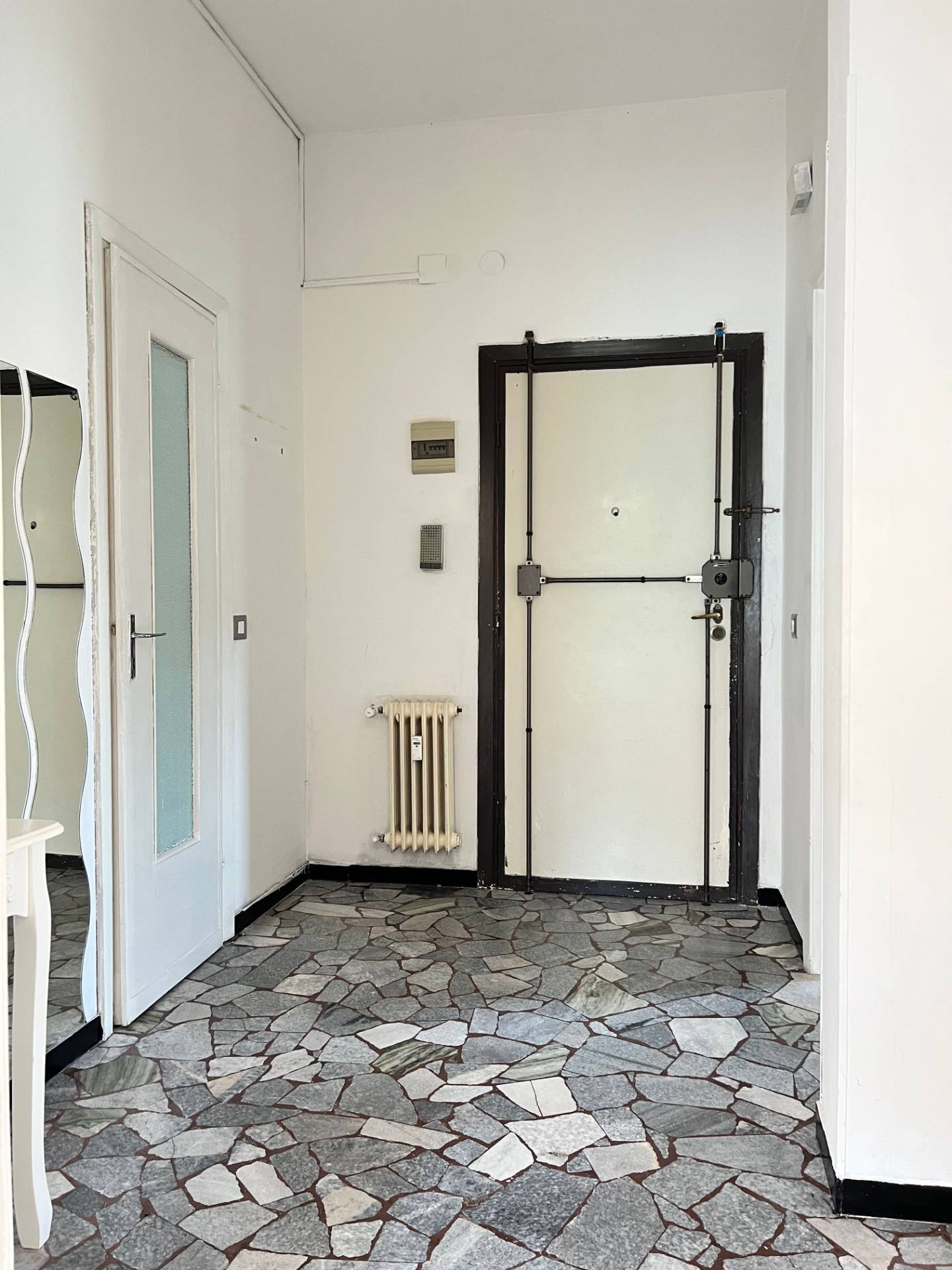 Appartamento in vendita a Savona, Lavagnola