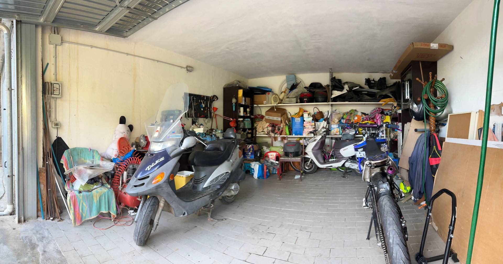 Garage / posto auto in vendita a Savona, Lavagnola