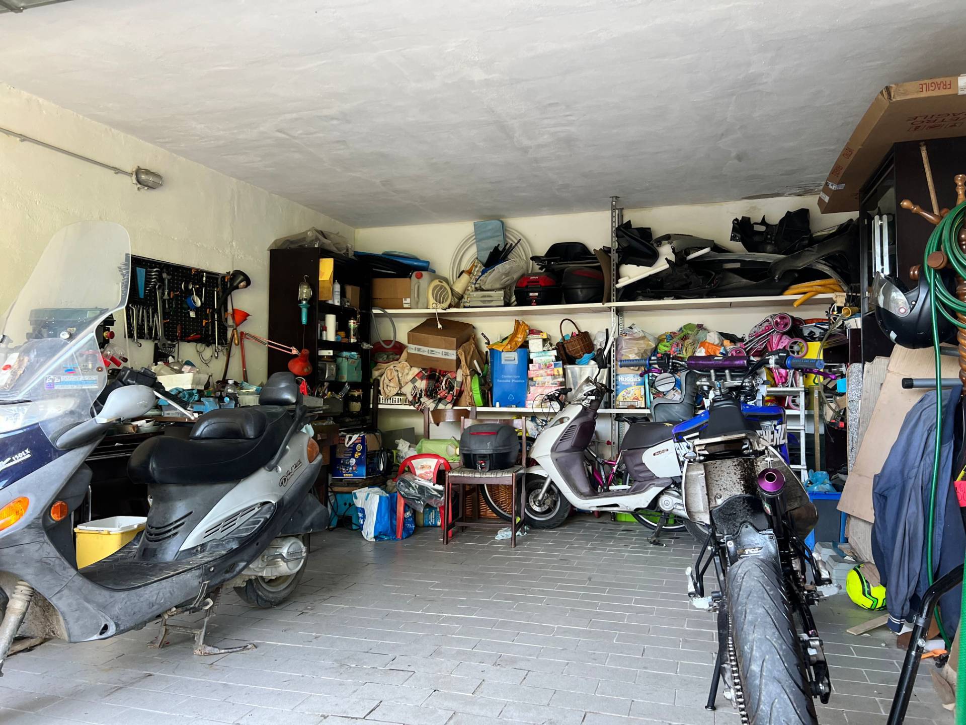 Garage / posto auto in vendita a Savona, Lavagnola