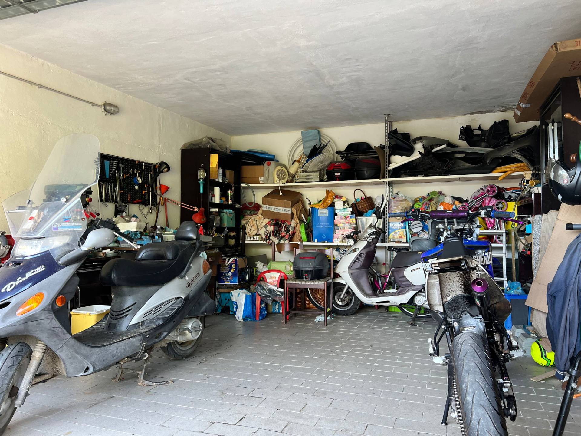 Garage / posto auto in vendita a Savona, Lavagnola