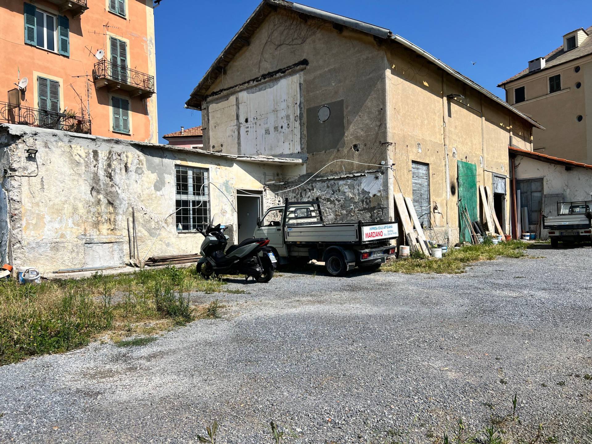 Capannone / fondo in vendita a Savona, Legino