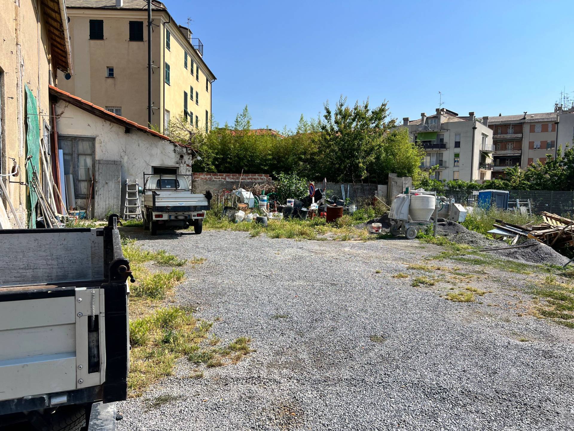 Capannone / fondo in vendita a Savona, Legino