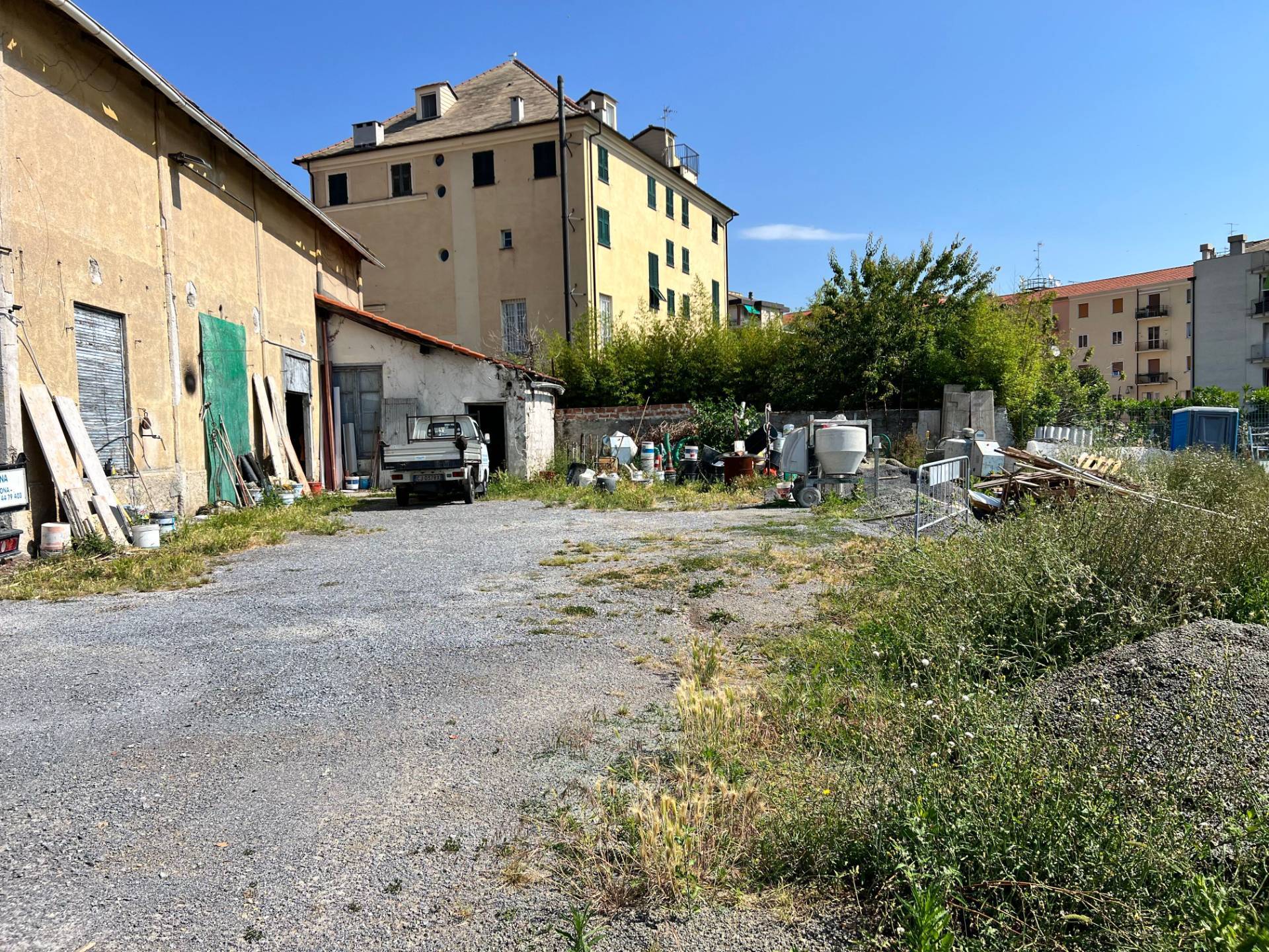 Capannone / fondo in vendita a Savona, Legino