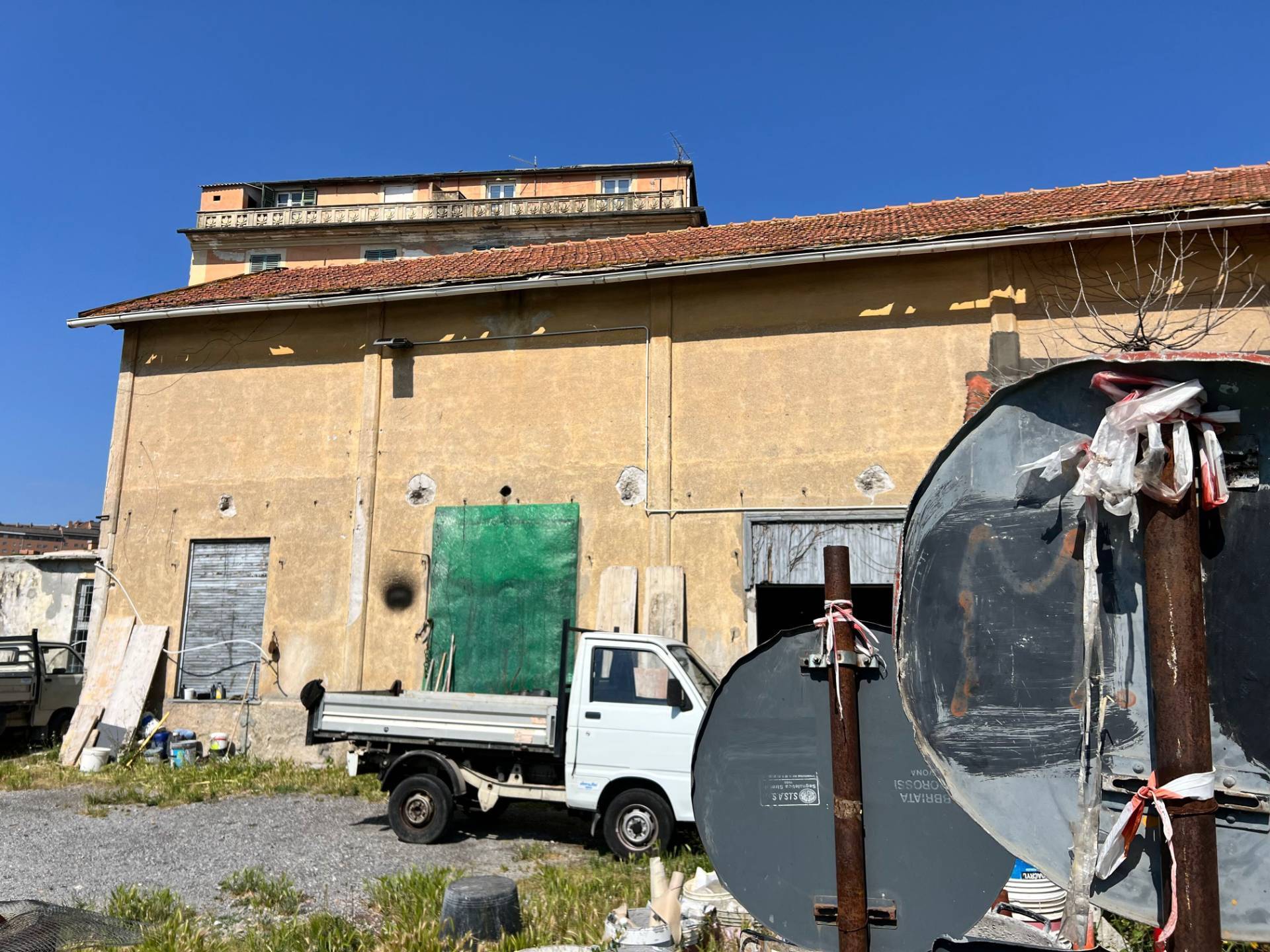 Capannone / fondo in vendita a Savona, Legino
