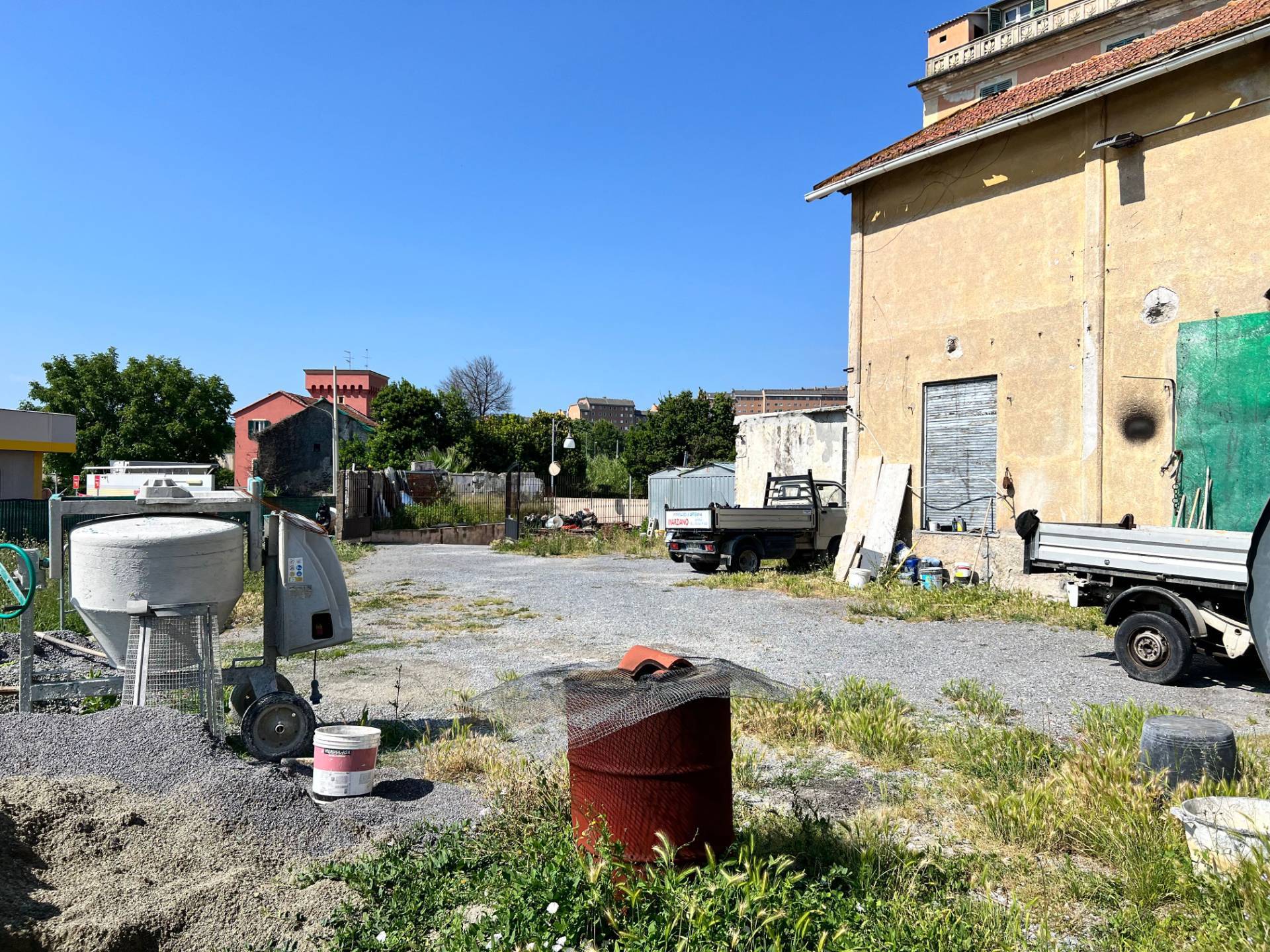 Capannone / fondo in vendita a Savona, Legino