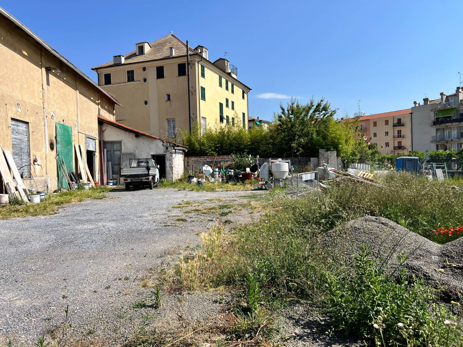 Capannone / fondo in vendita a Savona, Legino