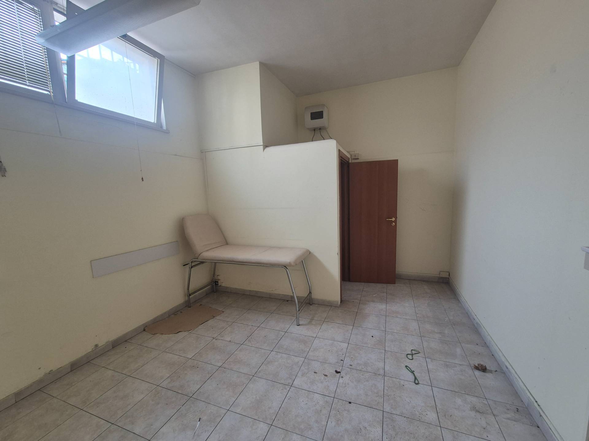 Locale commerciale in vendita a Roma, Centocelle