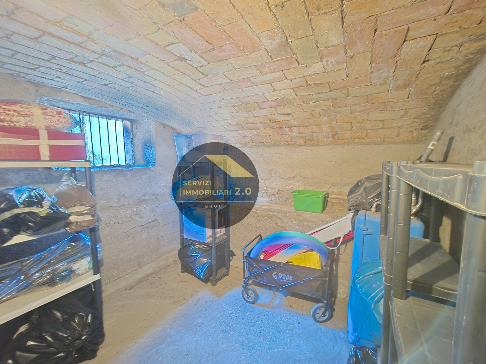 Box o garage in vendita a Roma