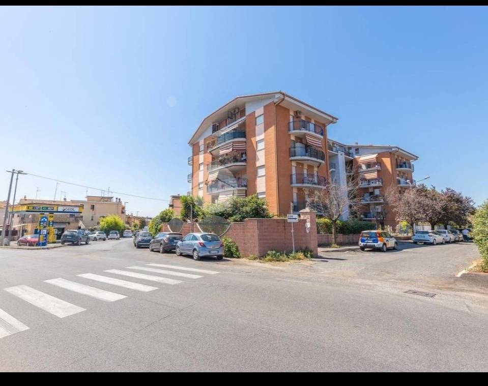 Appartamento in vendita a Guidonia Montecelio, Guidonia