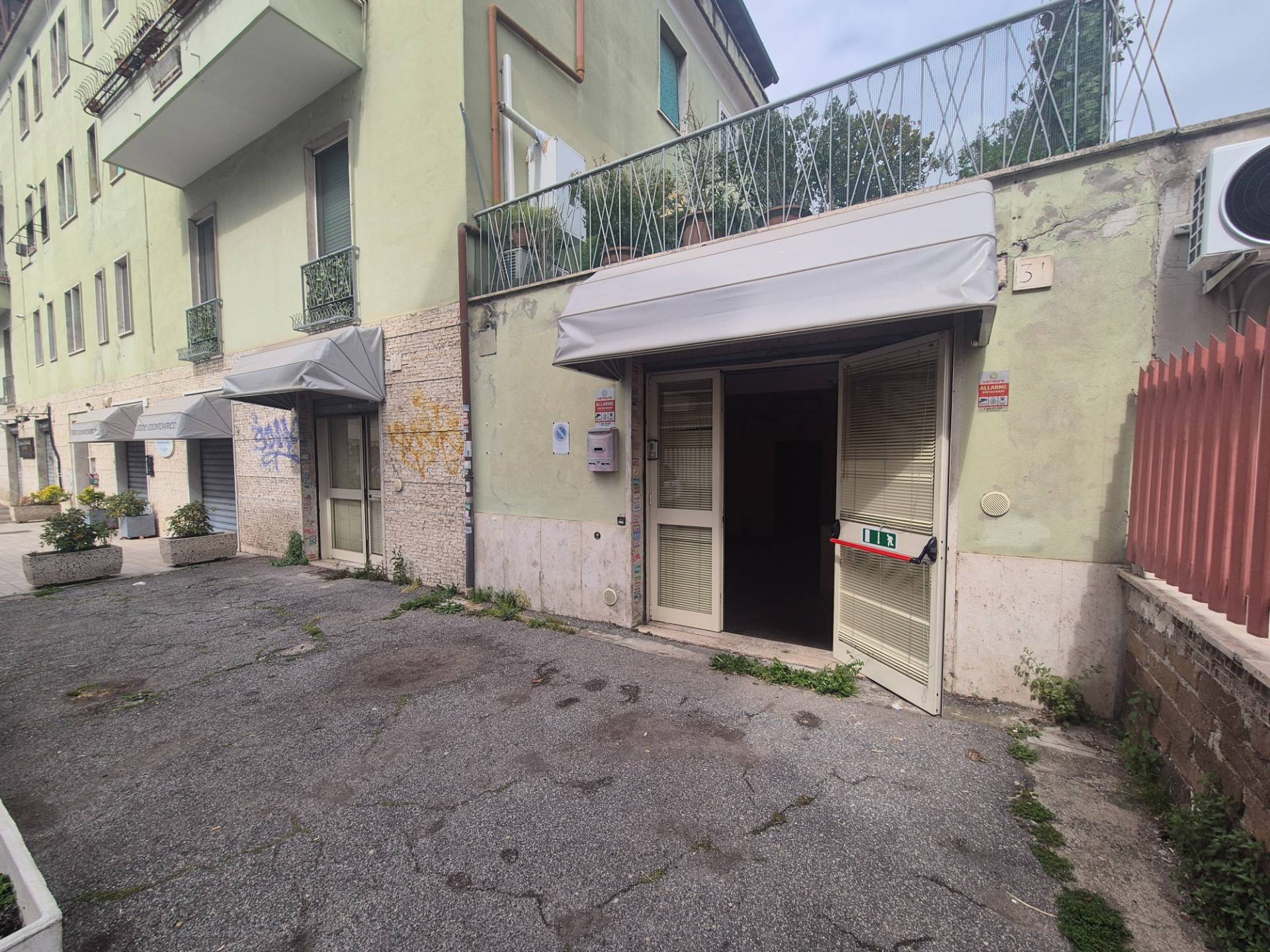 Locale commerciale in vendita a Roma, Centocelle