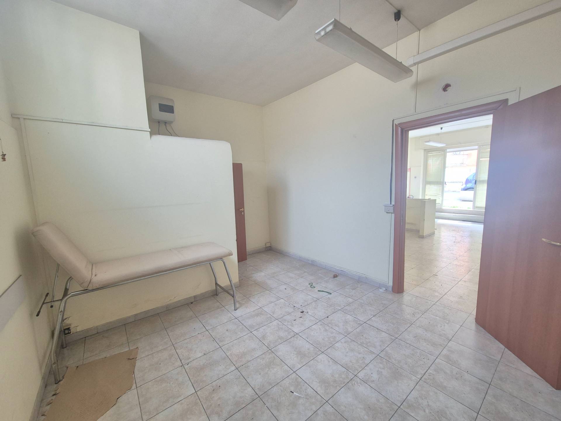 Locale commerciale in vendita a Roma, Centocelle