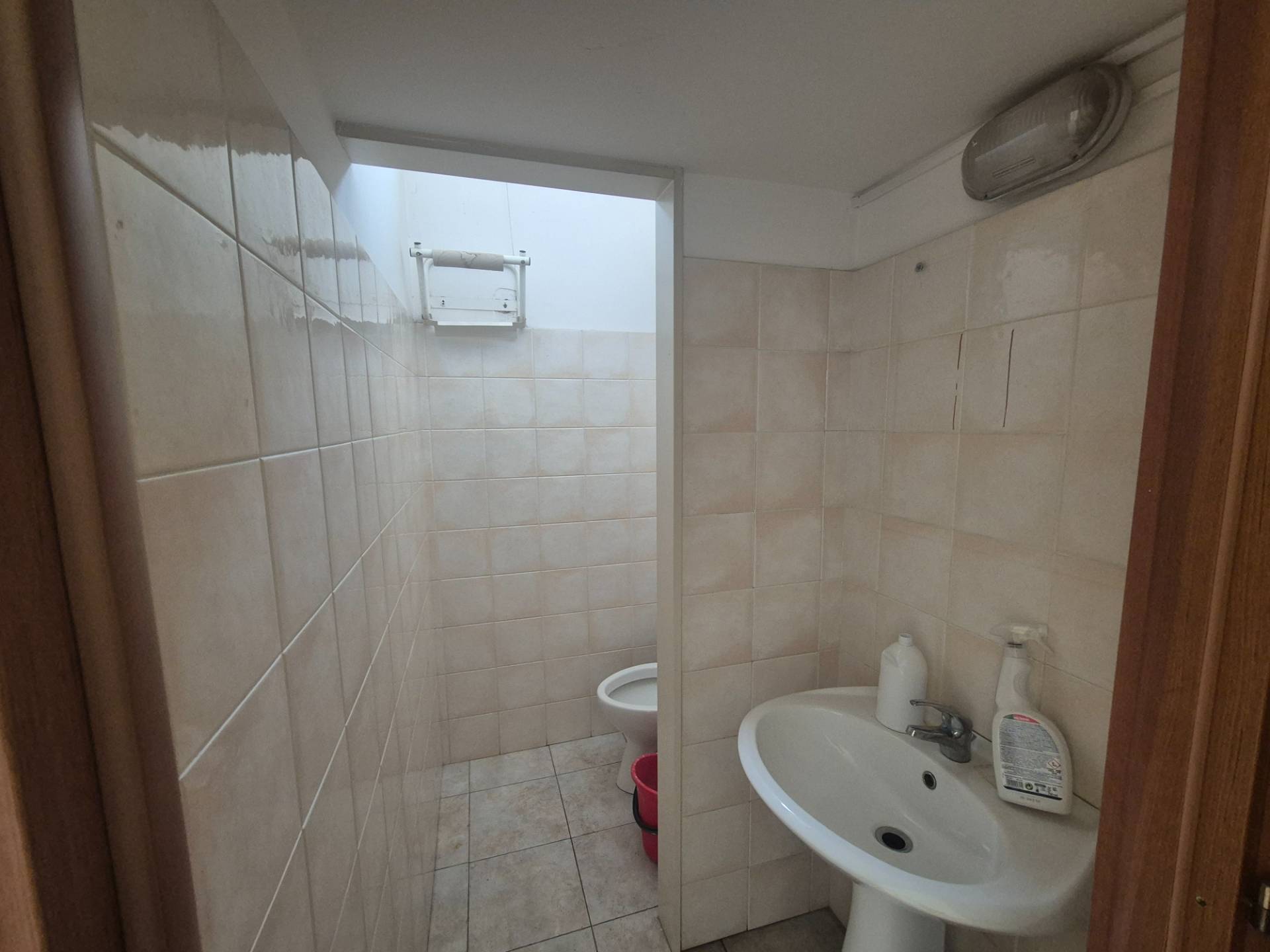 Locale commerciale in vendita a Roma, Centocelle