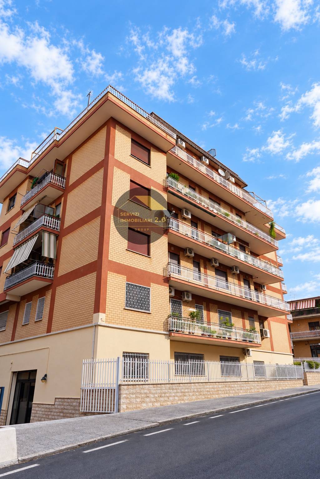 Locale commerciale in vendita a Roma, Casilina