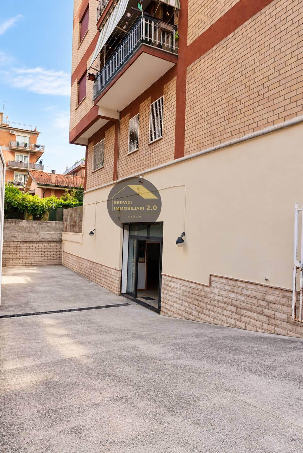 Locale commerciale in vendita a Roma, Casilina