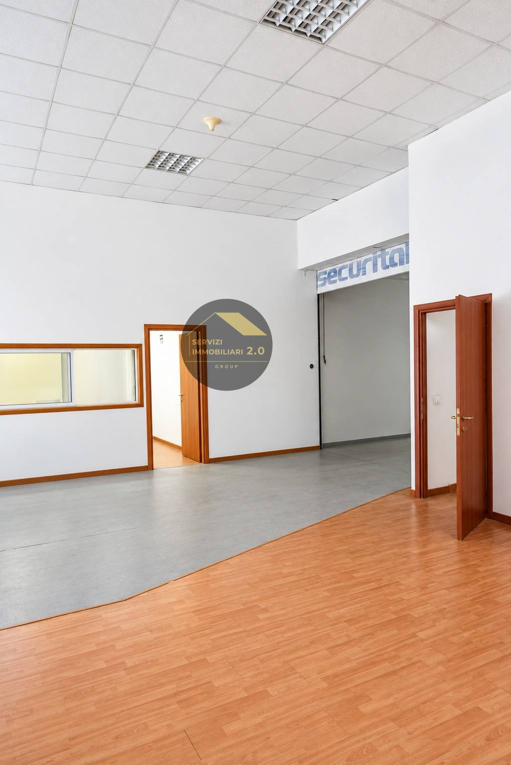 Locale commerciale in vendita a Roma, Casilina