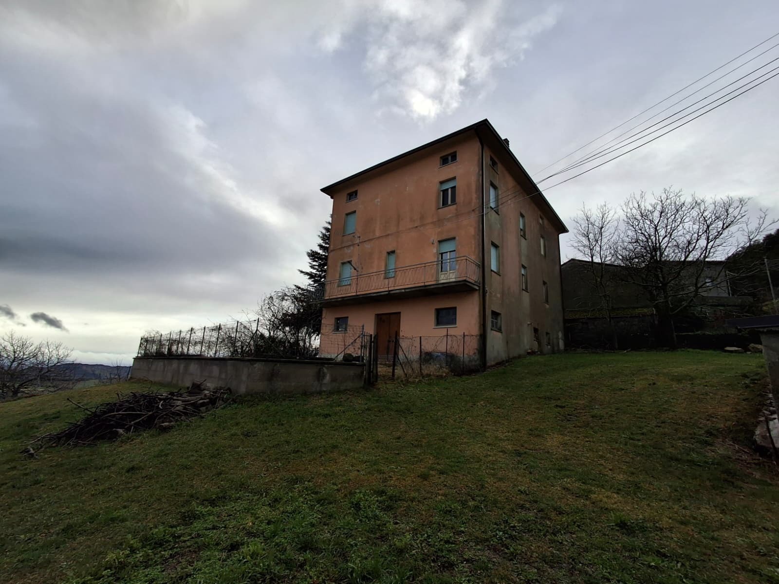 Casa indipendente da ristrutturare in localit� monterotto 81, Montecopiolo