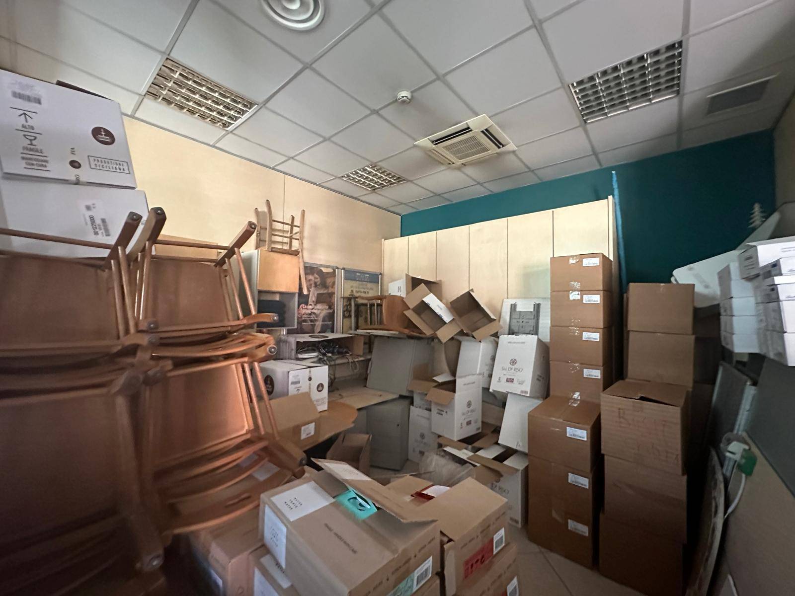 Locale commerciale in affitto a Casagiove