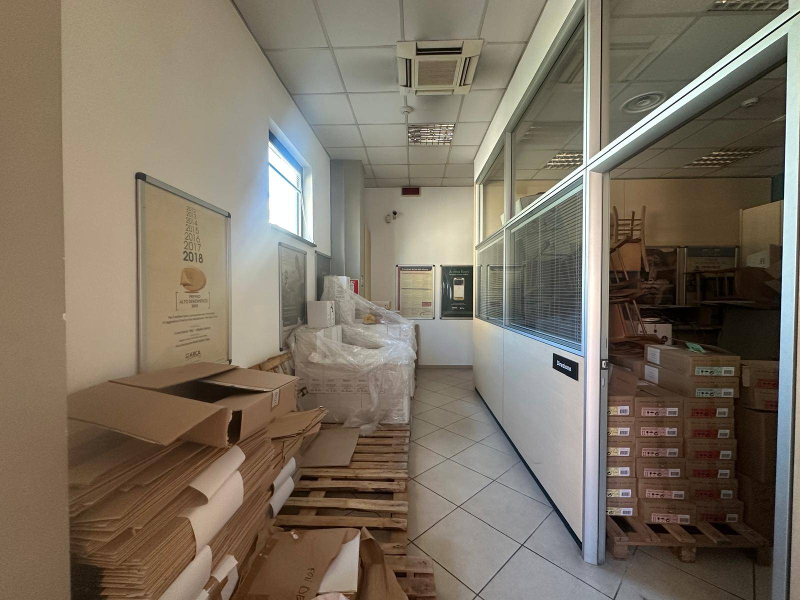 Locale commerciale in affitto a Casagiove