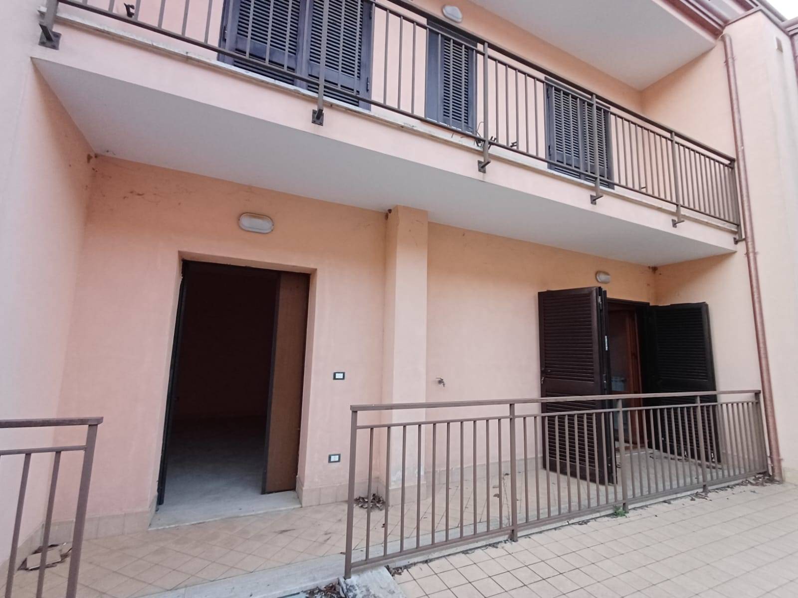 Villette a schiera in affitto a Castel Morrone, Sopra Monte. Scese Lunghe