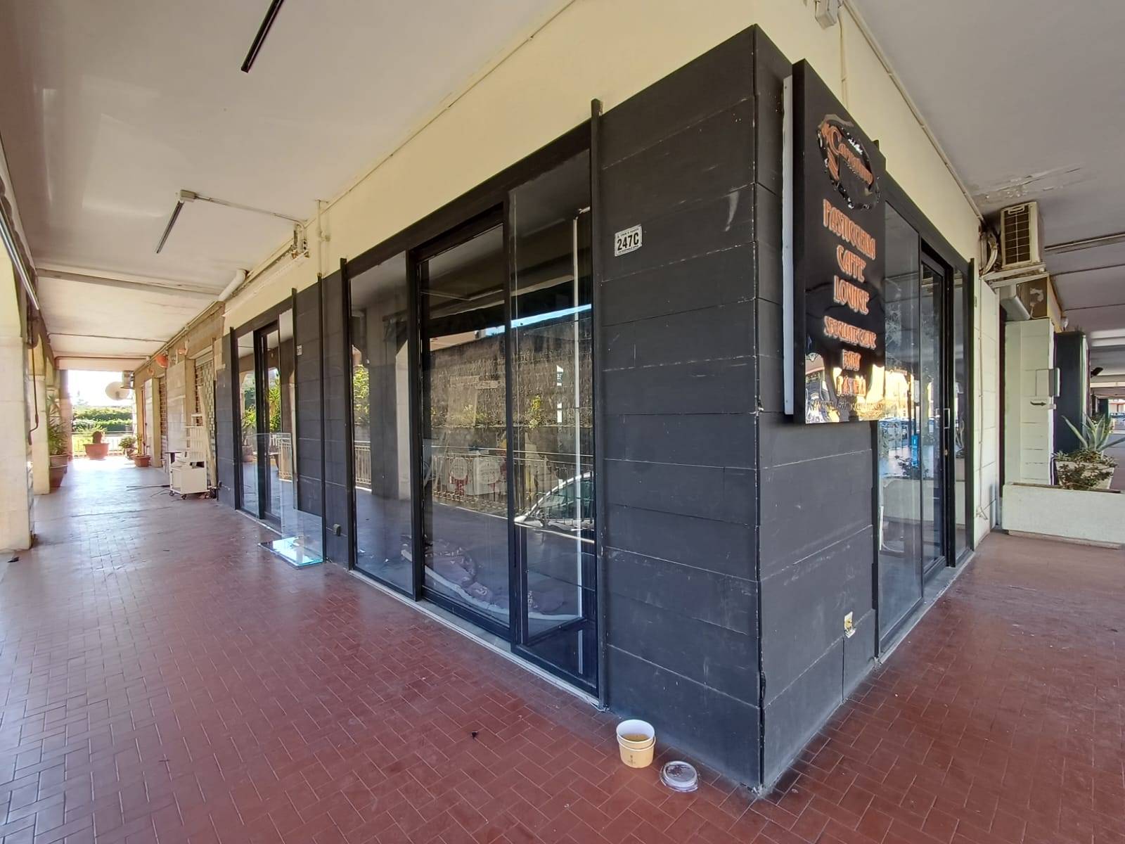 Locale commerciale in affitto a Casagiove