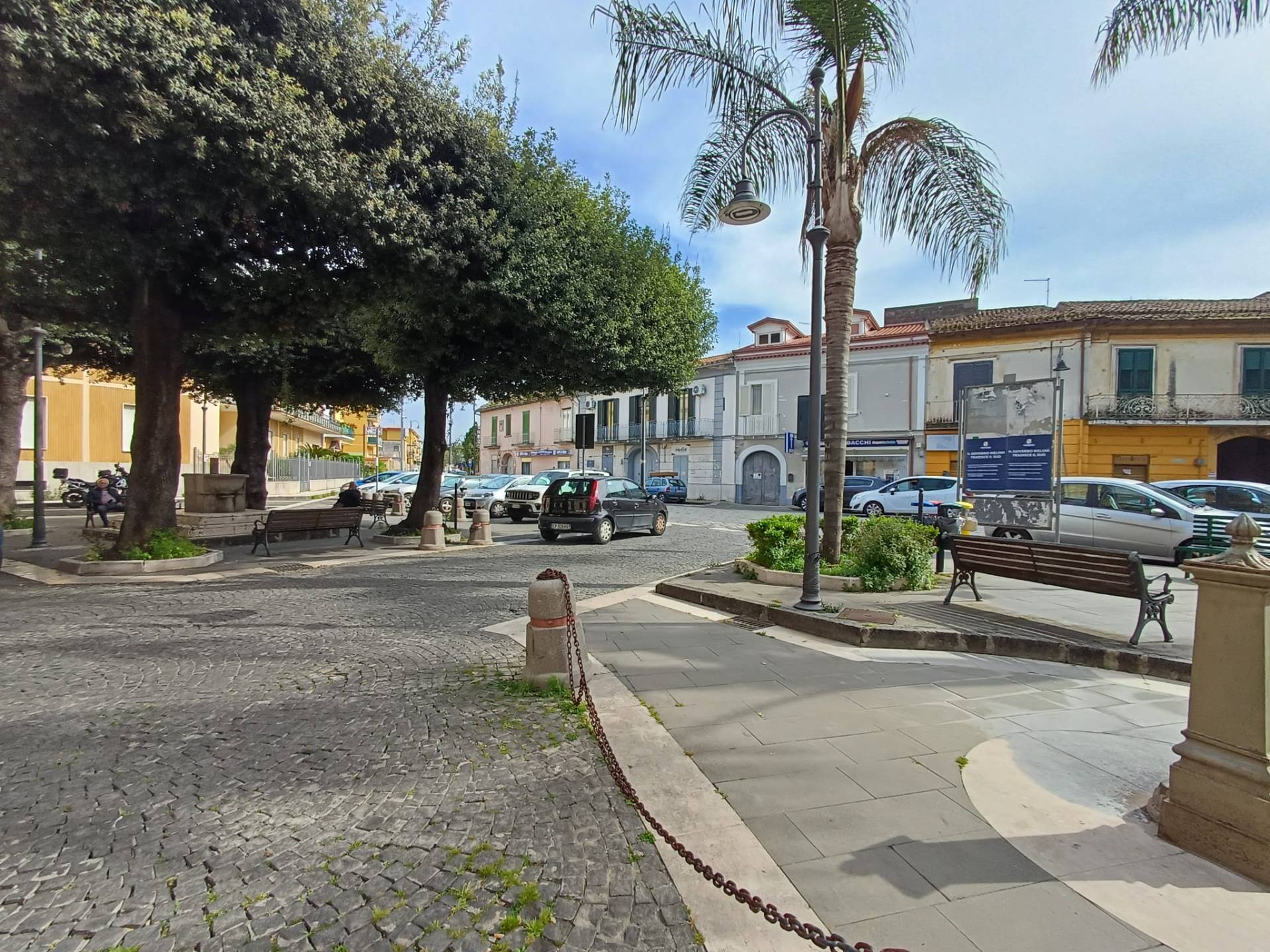 Locale commerciale in affitto a Casagiove