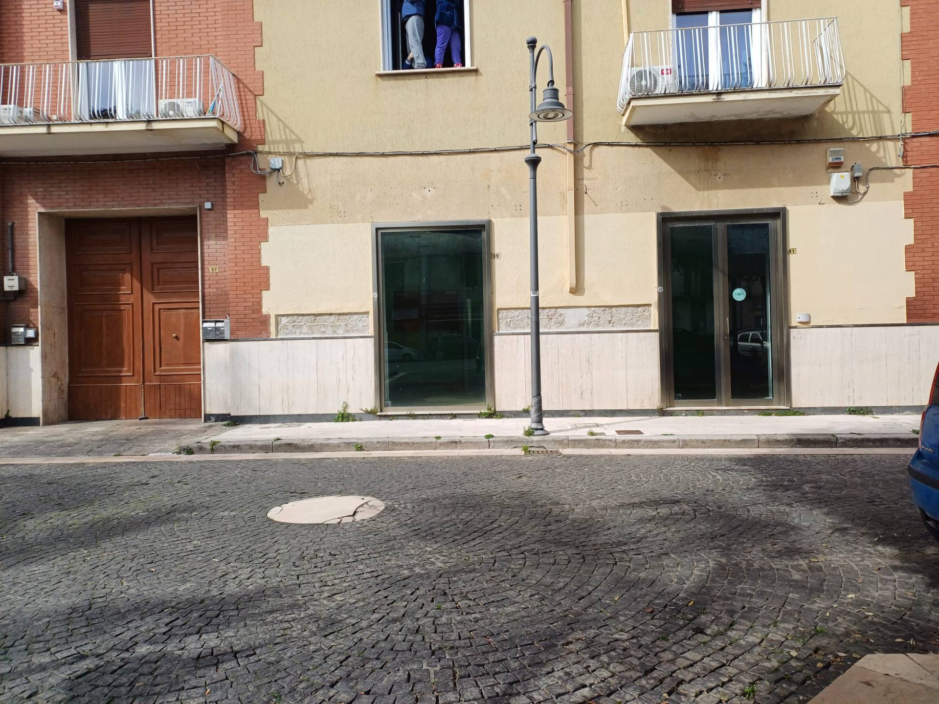 Locale commerciale in affitto a Casagiove