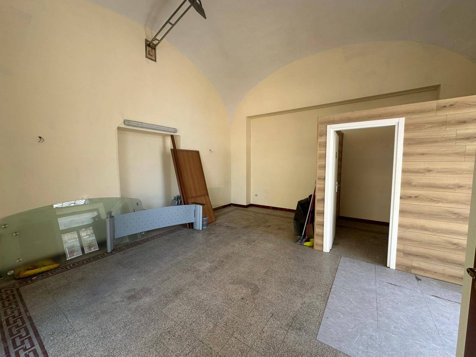 Locale commerciale in affitto a Casagiove