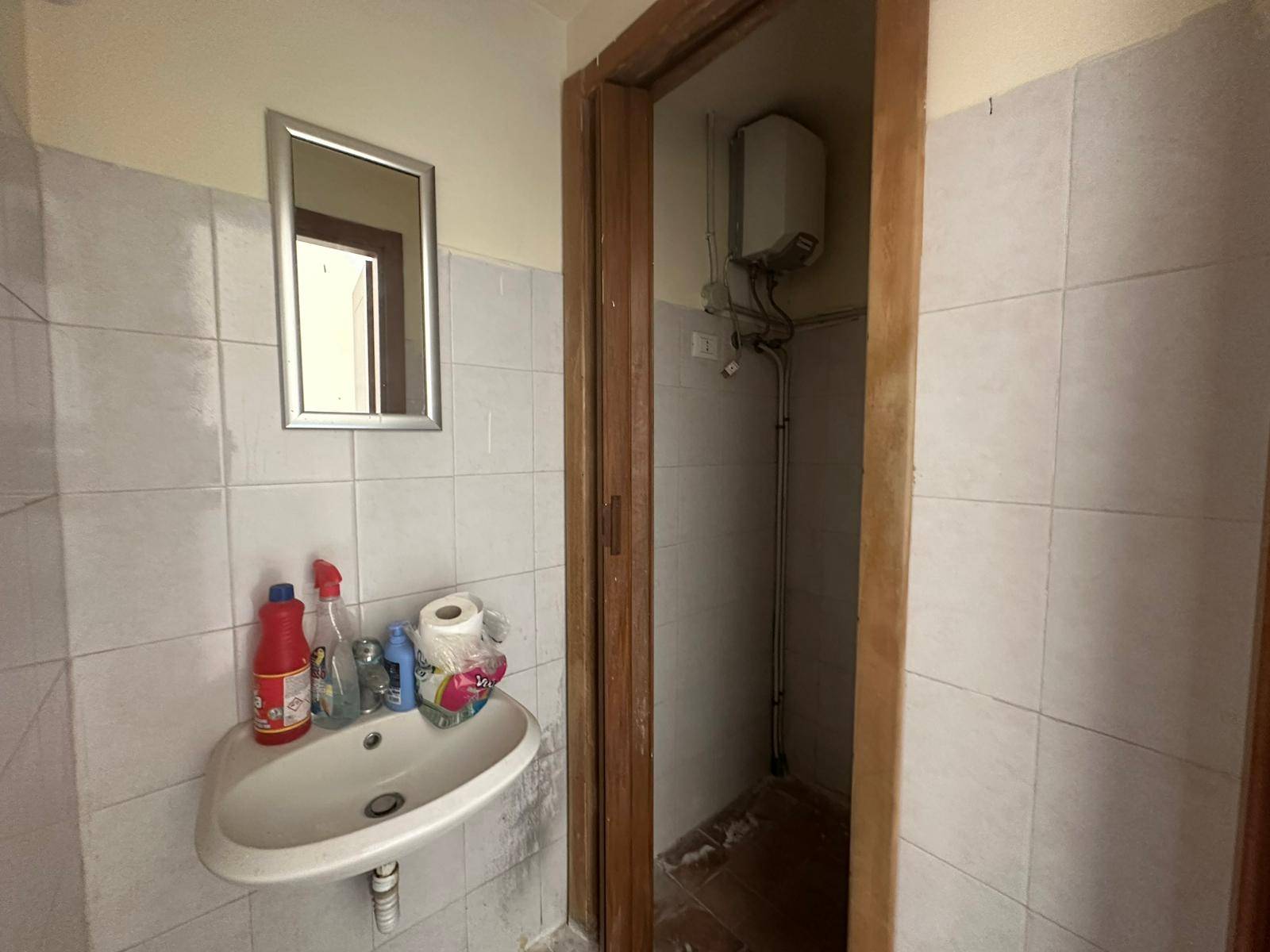 Locale commerciale in affitto a Casagiove