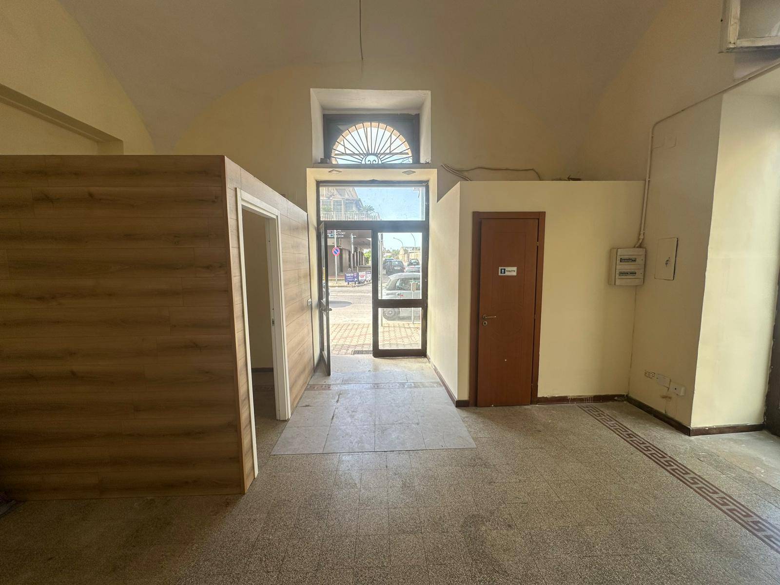 Locale commerciale in affitto a Casagiove