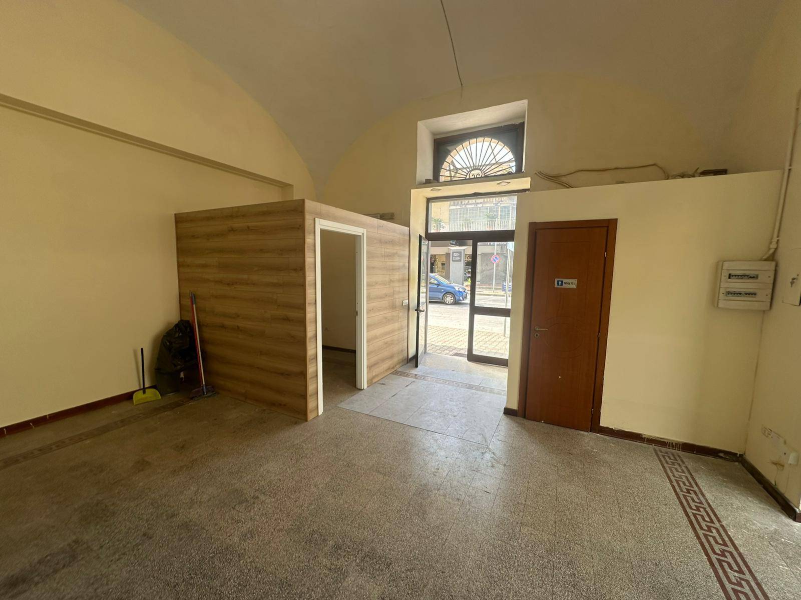 Locale commerciale in affitto a Casagiove