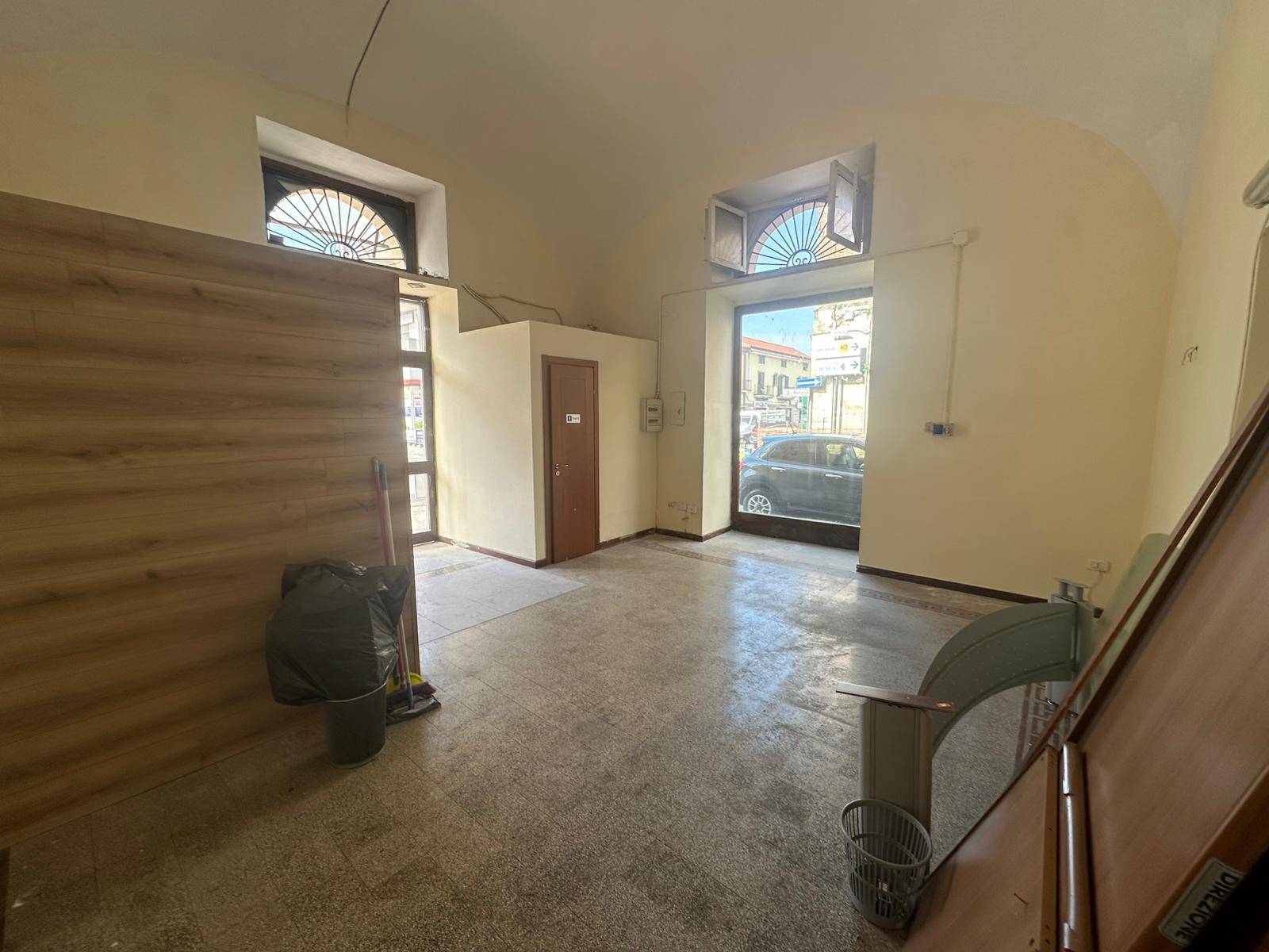 Locale commerciale in affitto a Casagiove