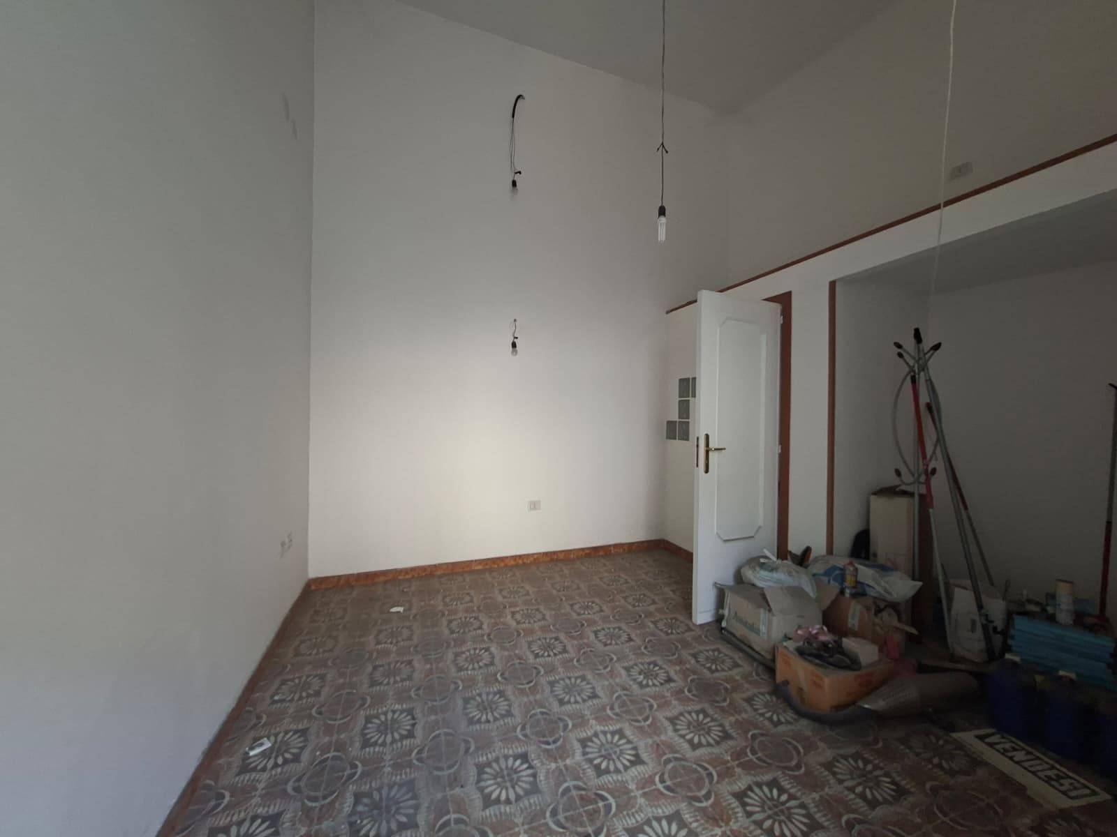 Locale commerciale in affitto a Casagiove