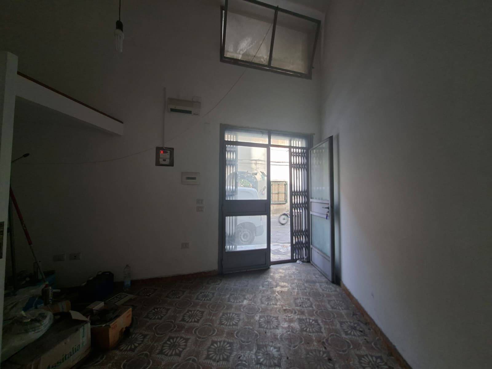 Locale commerciale in affitto a Casagiove