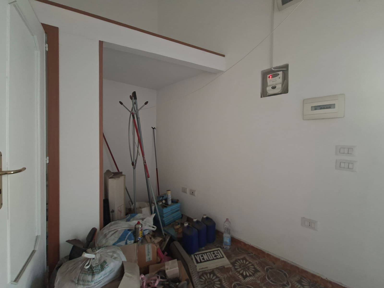 Locale commerciale in affitto a Casagiove