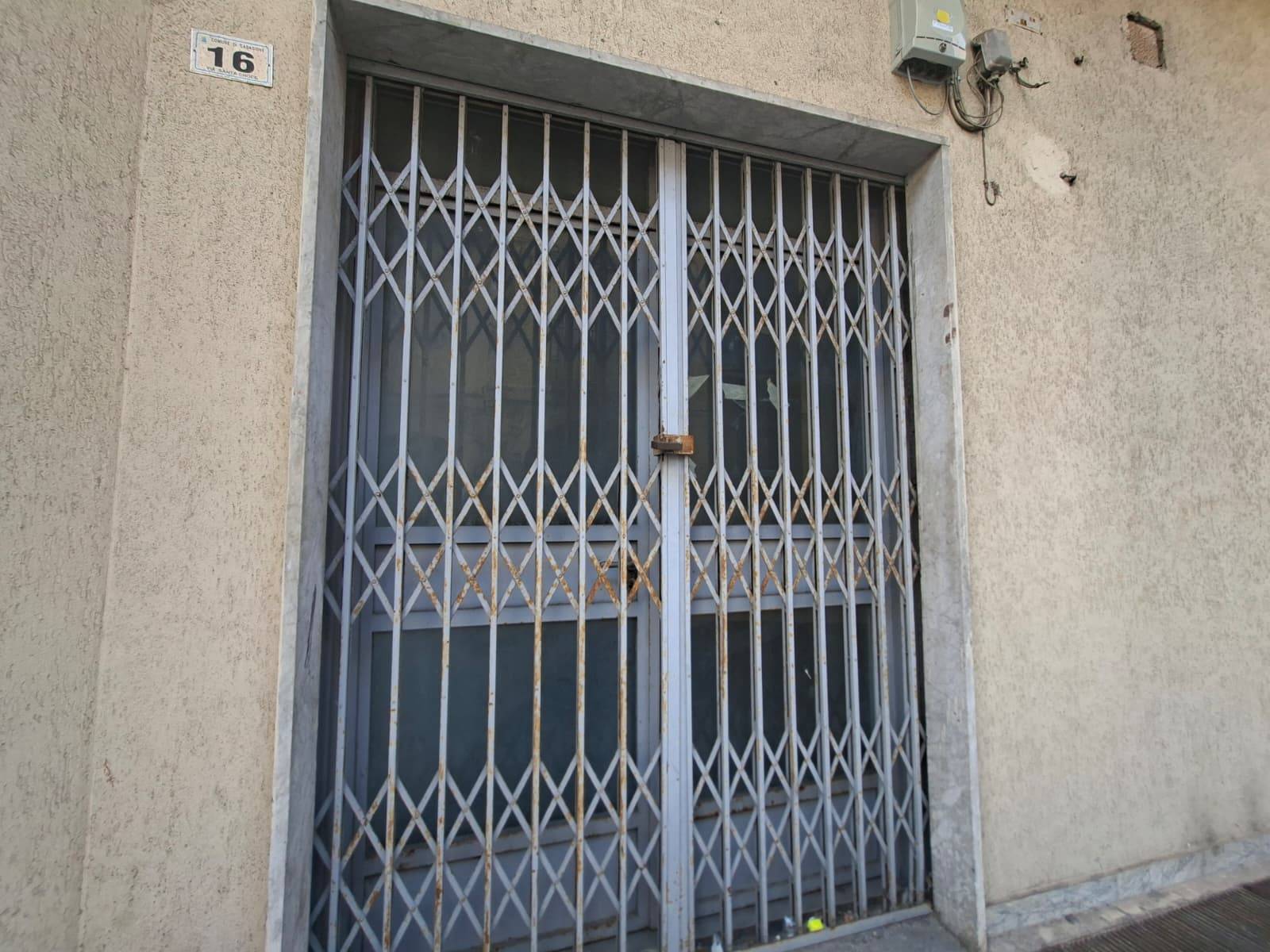 Locale commerciale in affitto a Casagiove
