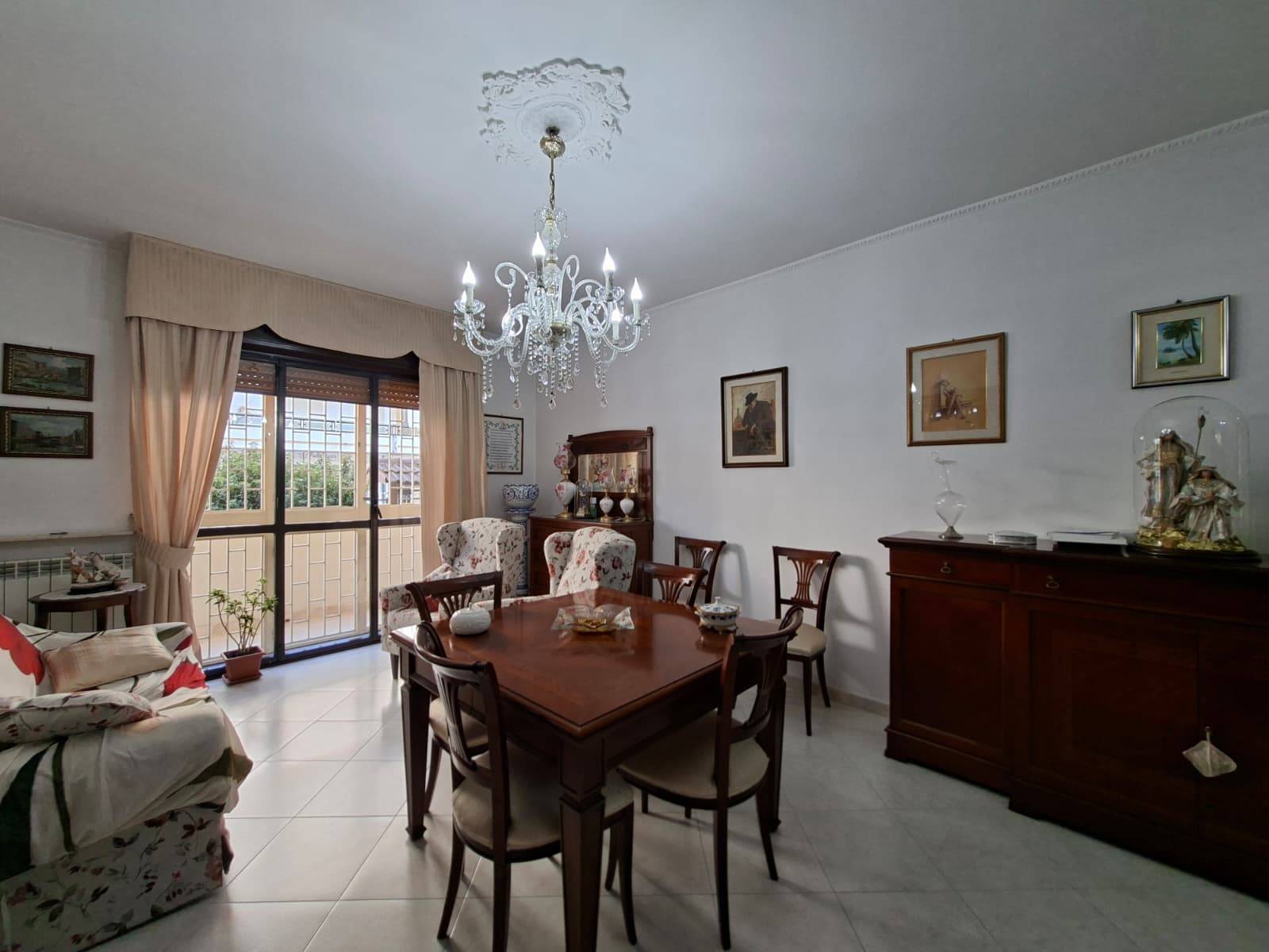 Appartamento in vendita a Caserta, Centro